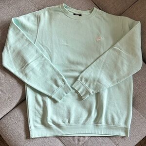 Nike sportswear crewneck sweatshirt L